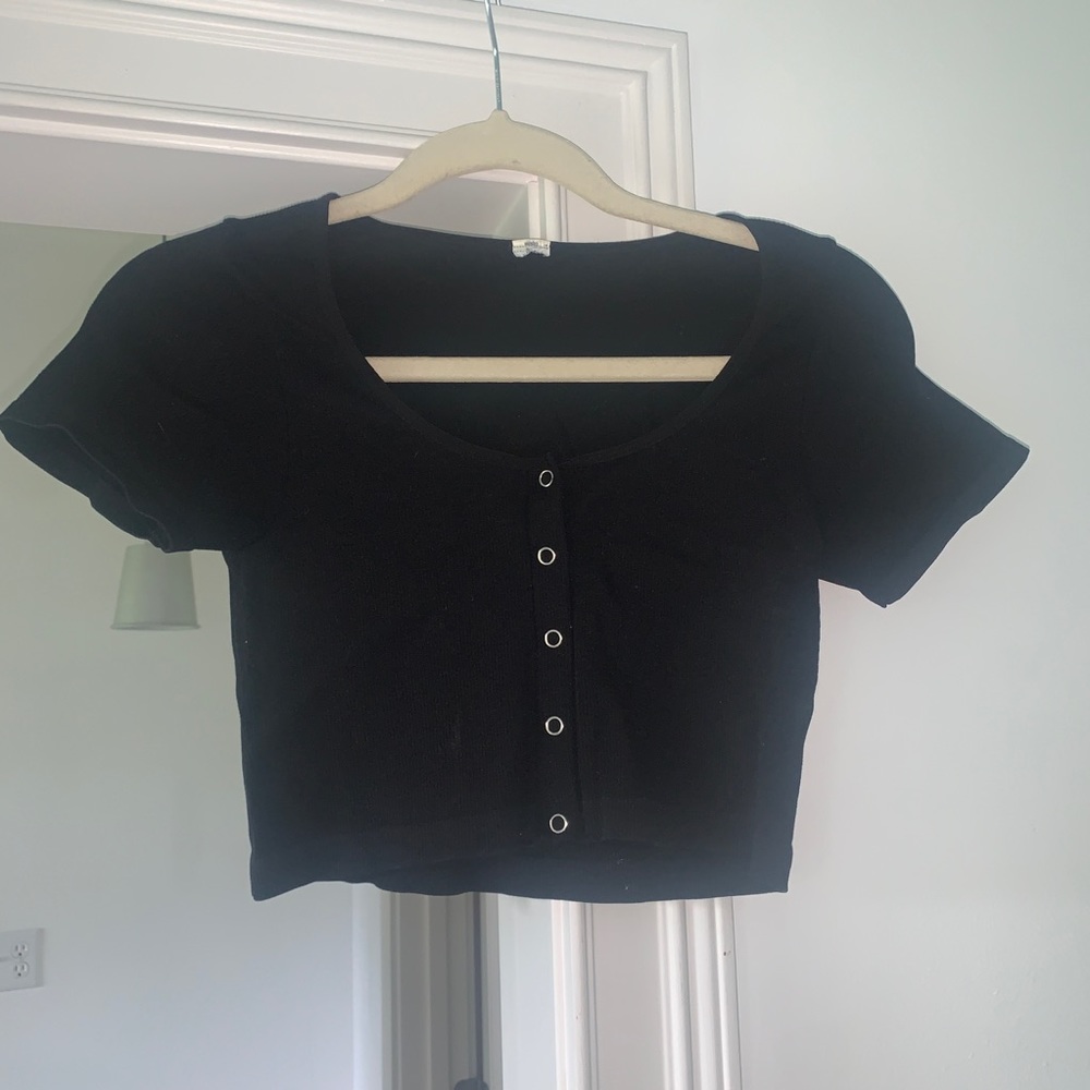 Cropped Black Top